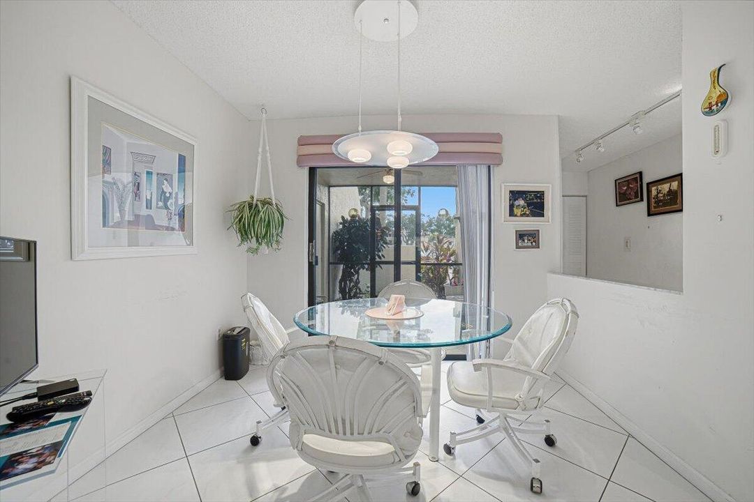 BREAKFAST ROOM