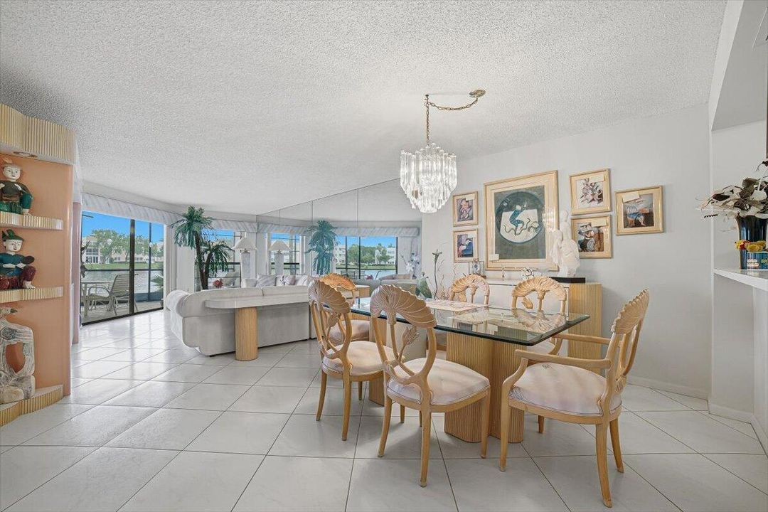 DINING/LIVINGROOM
