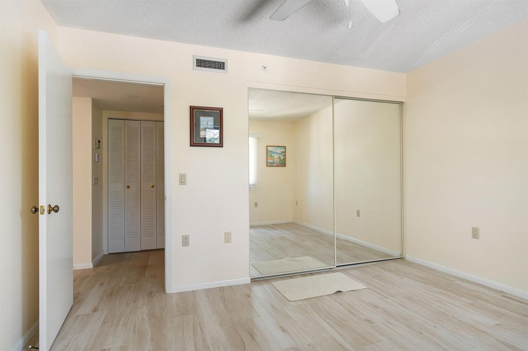901 Seafarer circle 306 12-2