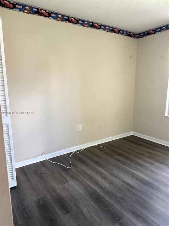 For Rent: $3,400 (3 beds, 2 baths, 1450 Square Feet)