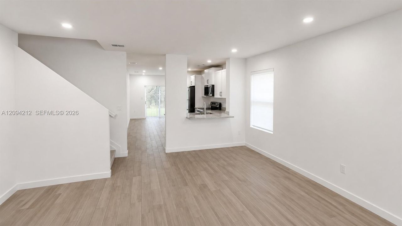 En Venta: $460,000 (4 camas, 3 baños, 2154 Pies cuadrados)
