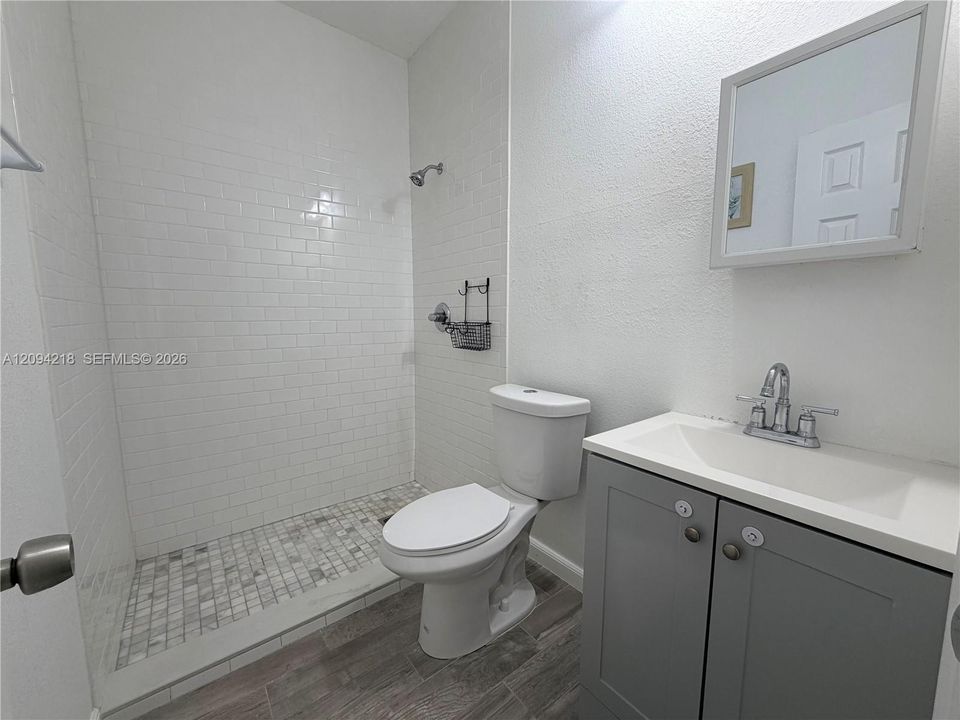 В аренду: $1,590 (1 спален, 1 ванн, 2531 Квадратных фут)