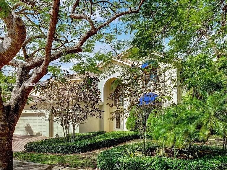 For Rent: $9,000 (5 beds, 3 baths, 3150 Square Feet)