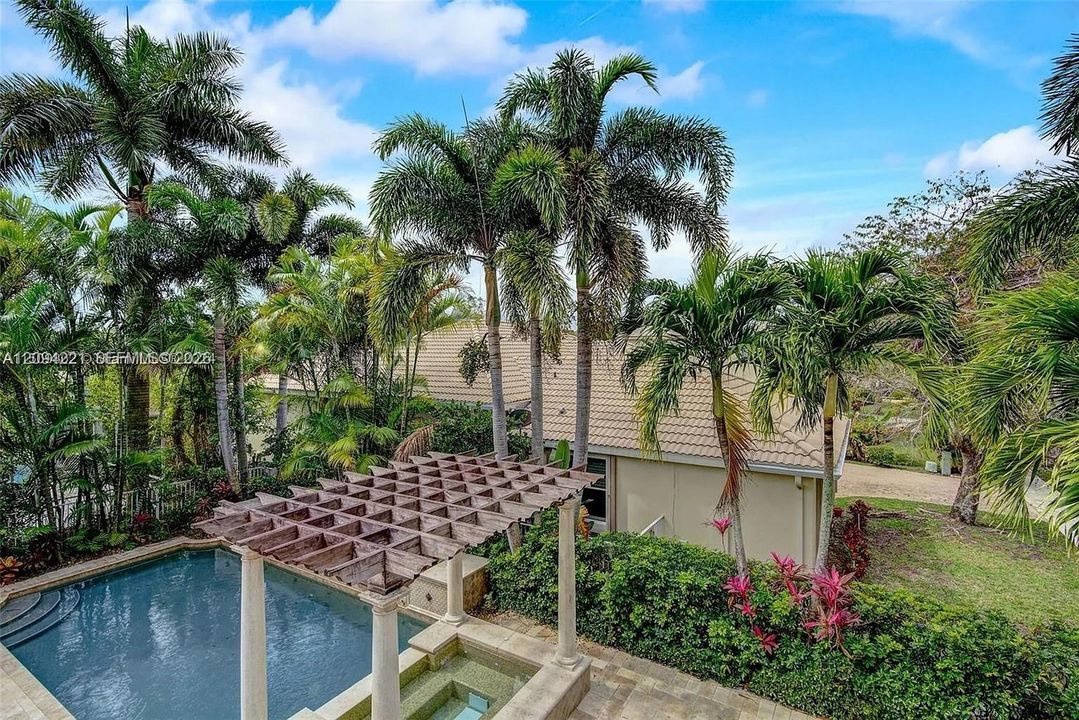 For Rent: $9,000 (5 beds, 3 baths, 3150 Square Feet)
