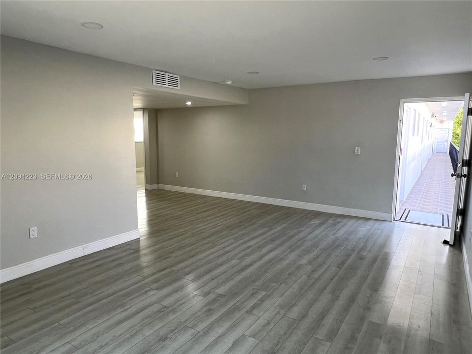 В аренду: $2,950 (2 спален, 2 ванн, 990 Квадратных фут)