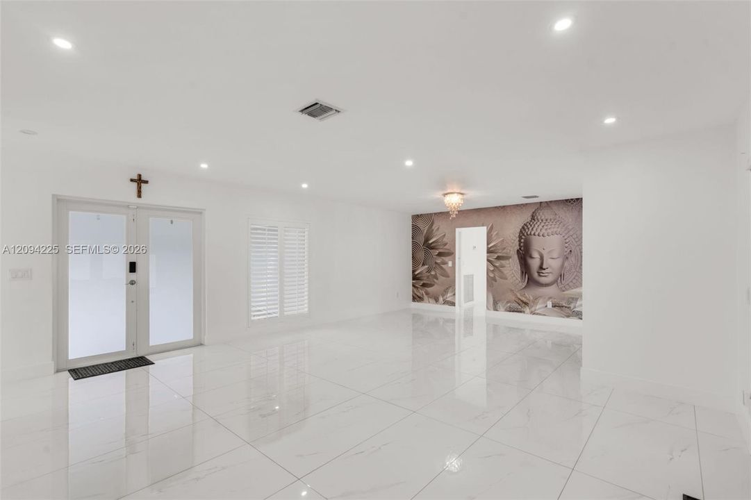 En Venta: $1,100,000 (3 camas, 2 baños, 1833 Pies cuadrados)