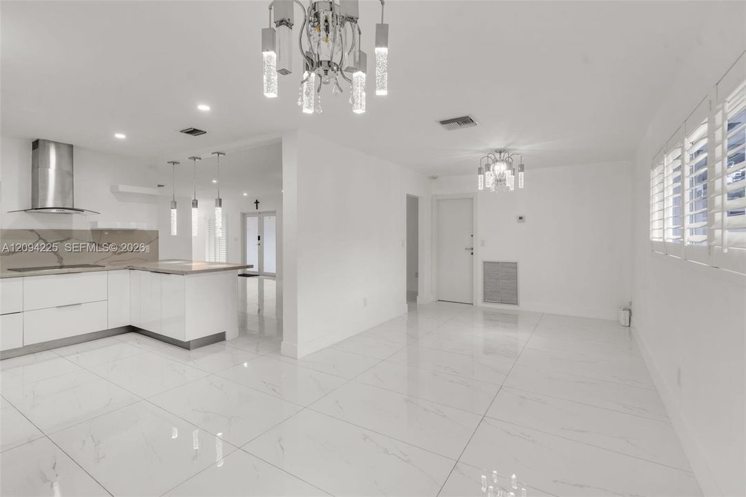 En Venta: $1,100,000 (3 camas, 2 baños, 1833 Pies cuadrados)