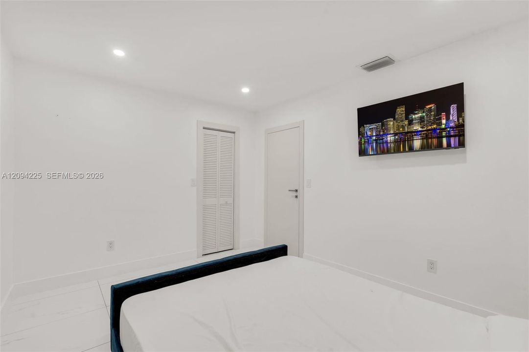 En Venta: $1,100,000 (3 camas, 2 baños, 1833 Pies cuadrados)