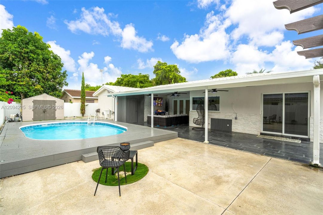 En Venta: $1,100,000 (3 camas, 2 baños, 1833 Pies cuadrados)