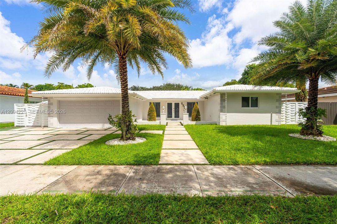 En Venta: $1,100,000 (3 camas, 2 baños, 1833 Pies cuadrados)