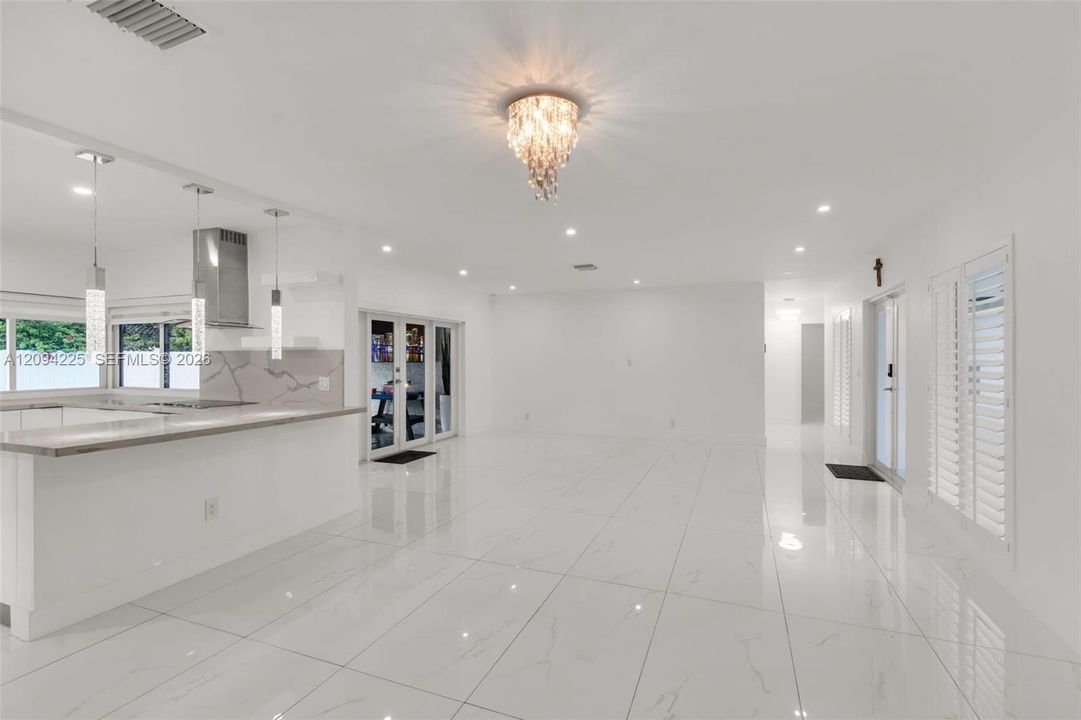 En Venta: $1,100,000 (3 camas, 2 baños, 1833 Pies cuadrados)