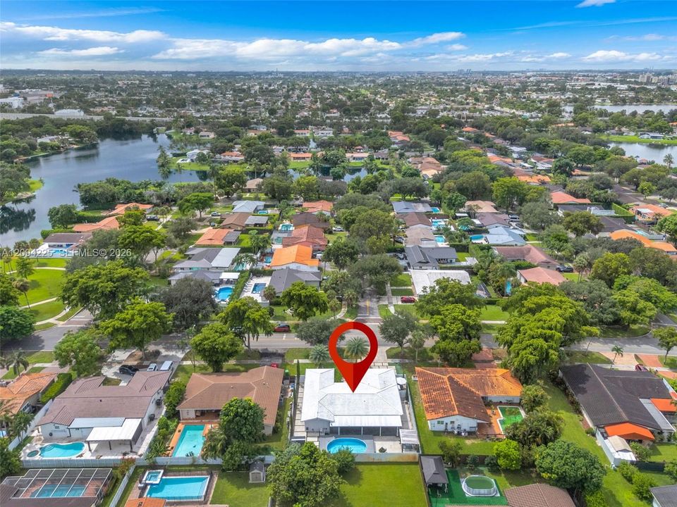En Venta: $1,100,000 (3 camas, 2 baños, 1833 Pies cuadrados)