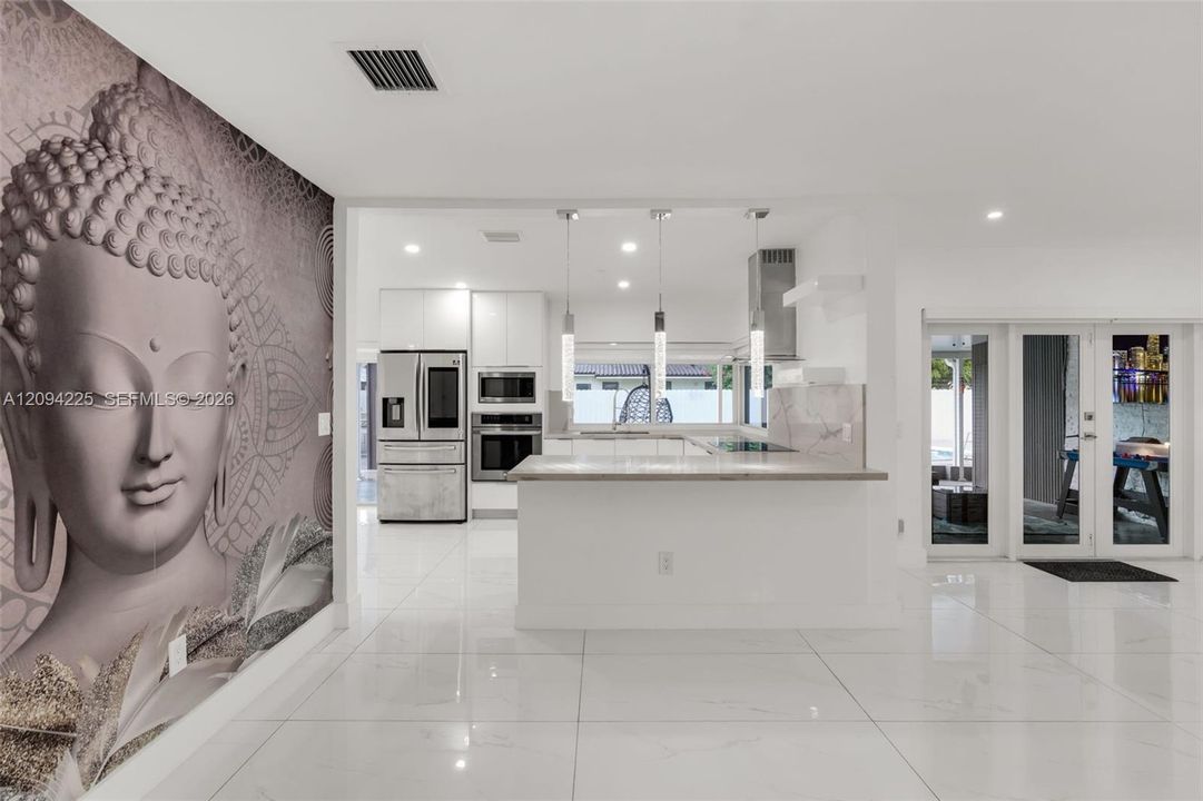 En Venta: $1,100,000 (3 camas, 2 baños, 1833 Pies cuadrados)