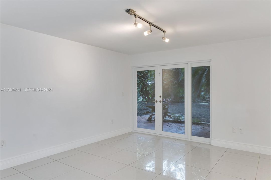 В аренду: $8,700 (5 спален, 4 ванн, 2874 Квадратных фут)