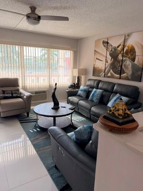 For Rent: $1,850 (1 beds, 1 baths, 600 Square Feet)