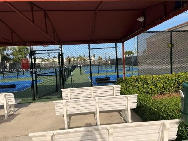 For Rent: $1,850 (1 beds, 1 baths, 600 Square Feet)
