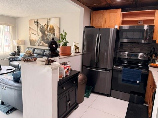 For Rent: $1,850 (1 beds, 1 baths, 600 Square Feet)