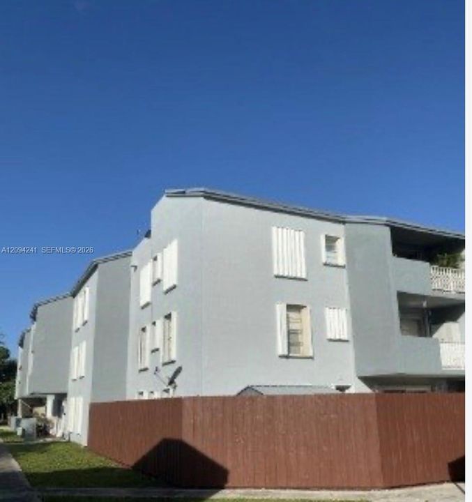 В аренду: $2,100 (2 спален, 2 ванн, 926 Квадратных фут)