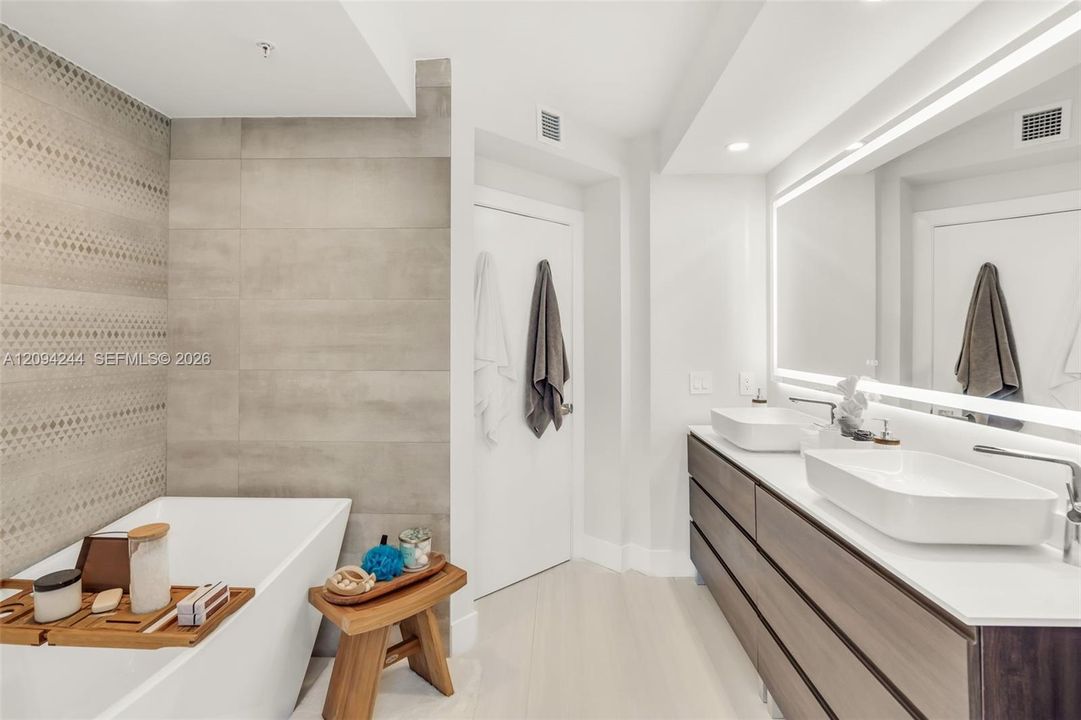 En Venta: $1,800,000 (2 camas, 2 baños, 1170 Pies cuadrados)