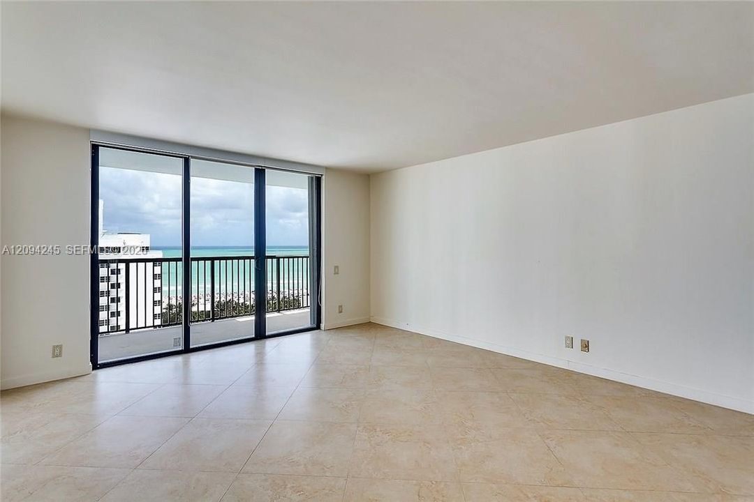 В аренду: $4,500 (2 спален, 2 ванн, 1065 Квадратных фут)