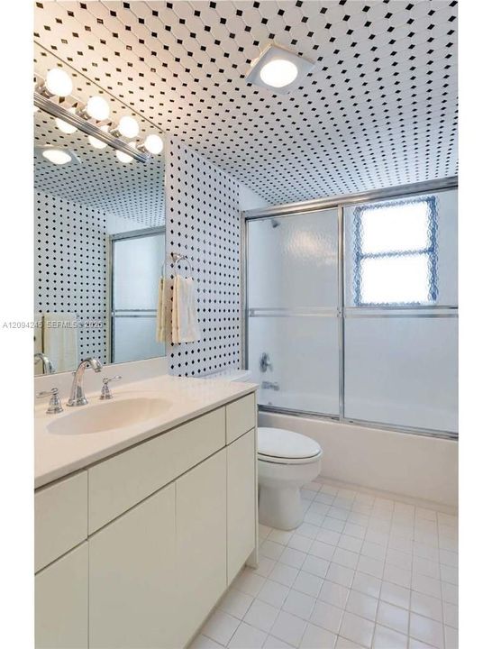 В аренду: $4,500 (2 спален, 2 ванн, 1065 Квадратных фут)