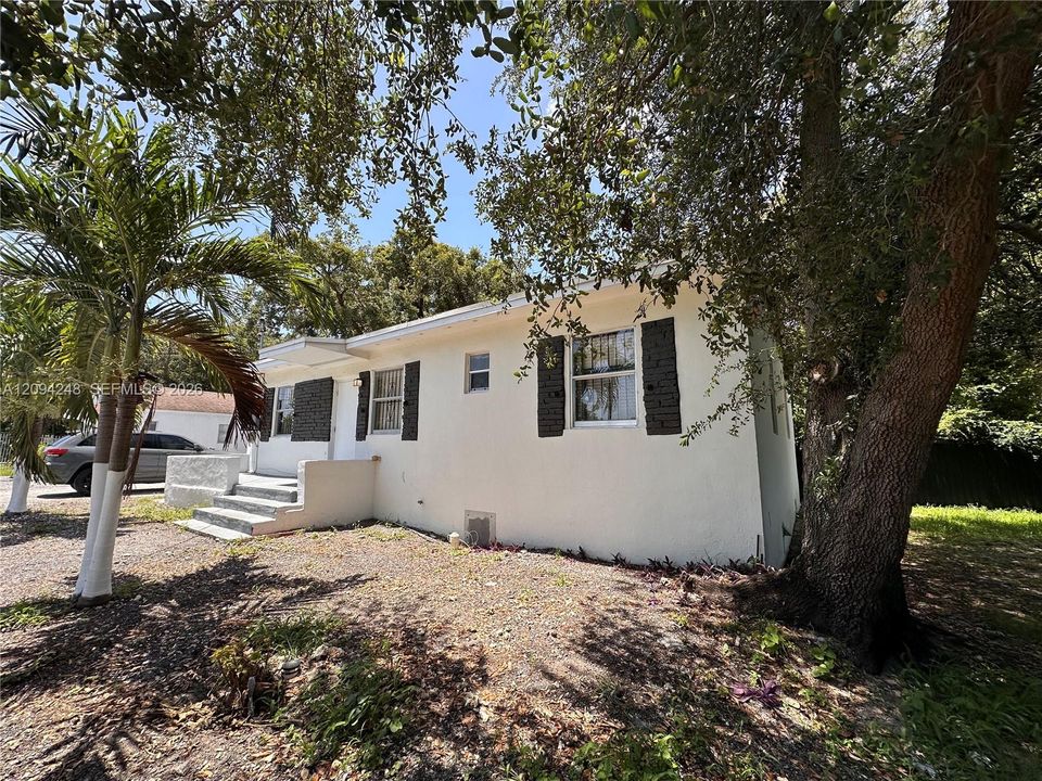 For Rent: $3,400 (4 beds, 2 baths, 0 Square Feet)