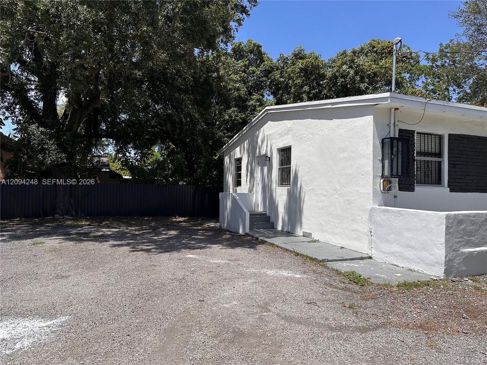 For Rent: $3,400 (4 beds, 2 baths, 0 Square Feet)
