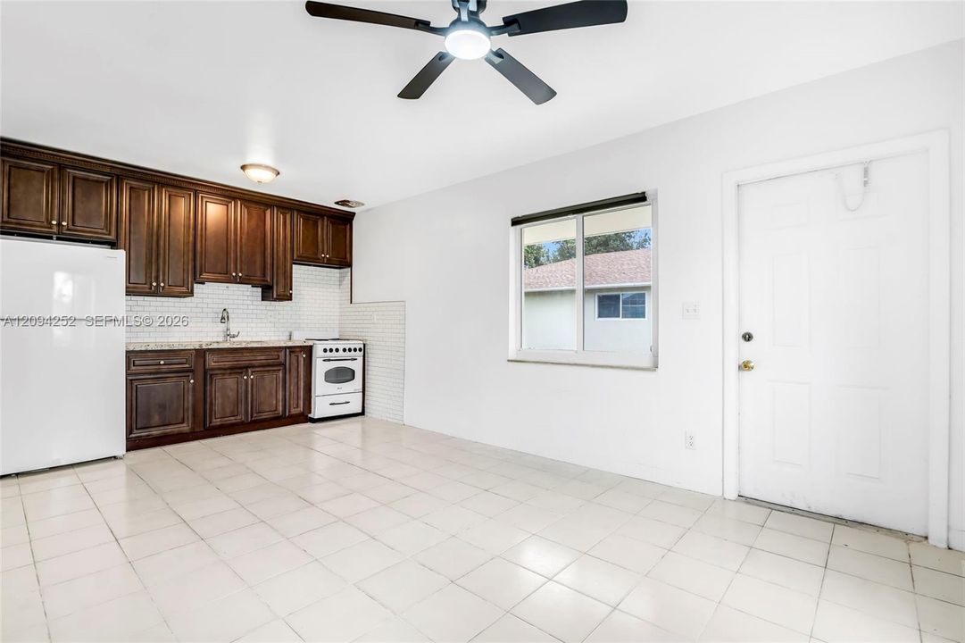 For Rent: $1,400 (1 beds, 1 baths, 1191 Square Feet)