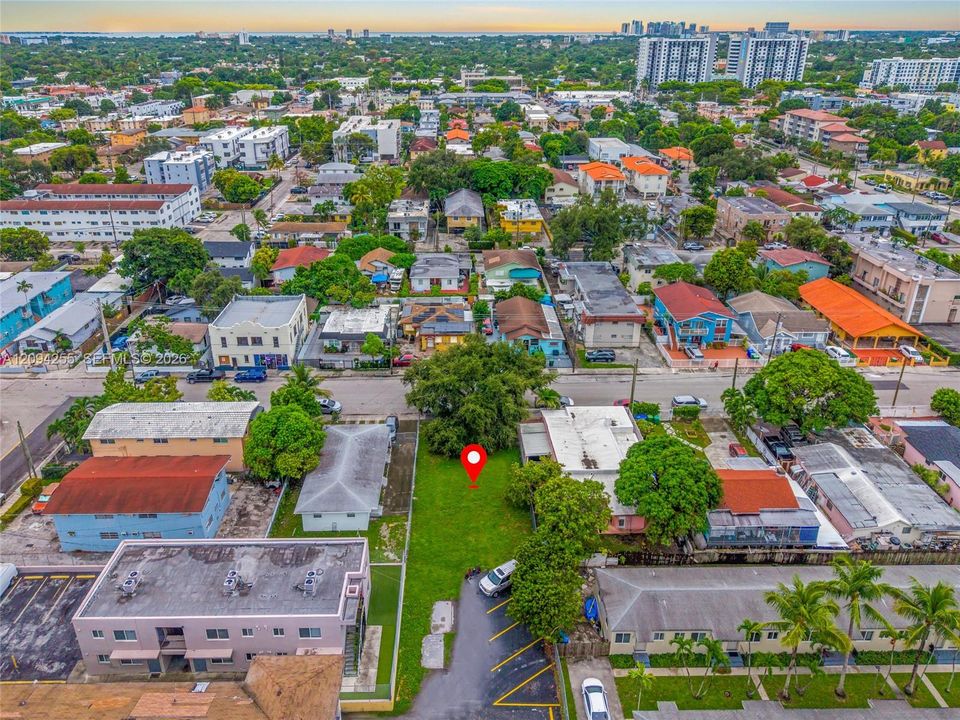 待售: $600,000 (0.15 acres)