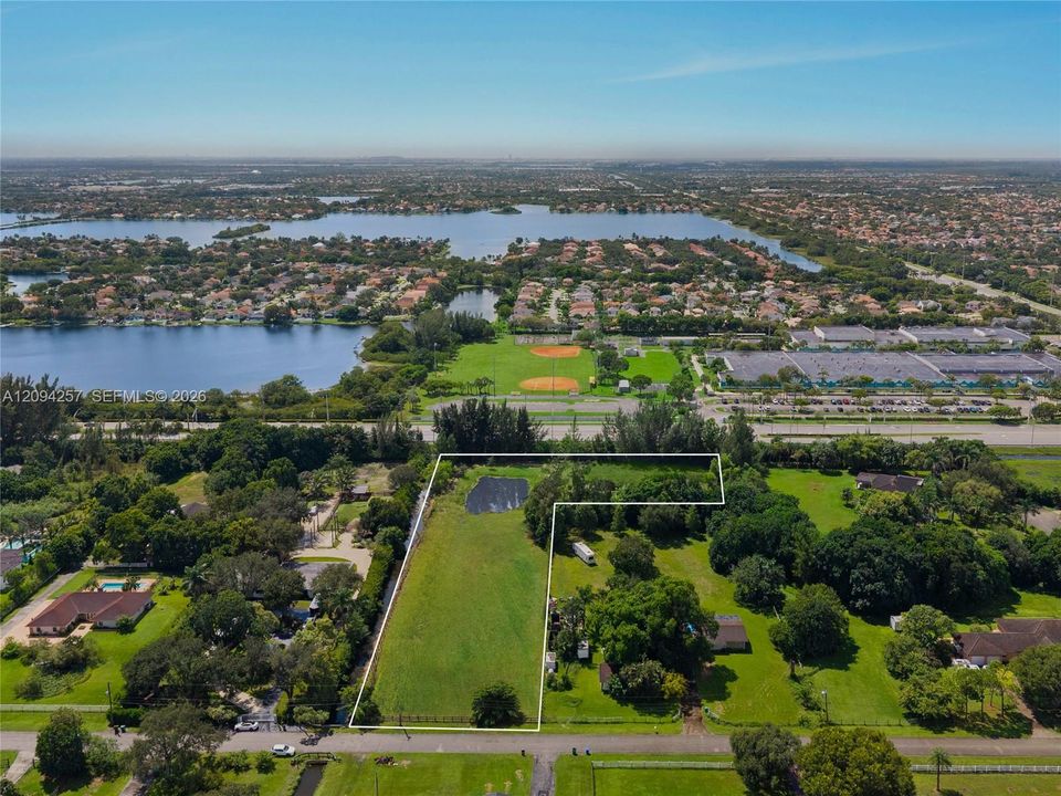 En Venta: $1,375,000 (119,790 sqft)