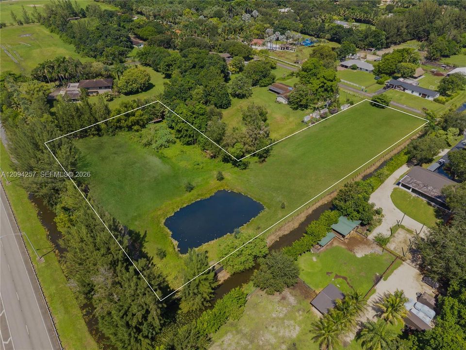 En Venta: $1,375,000 (119,790 sqft)