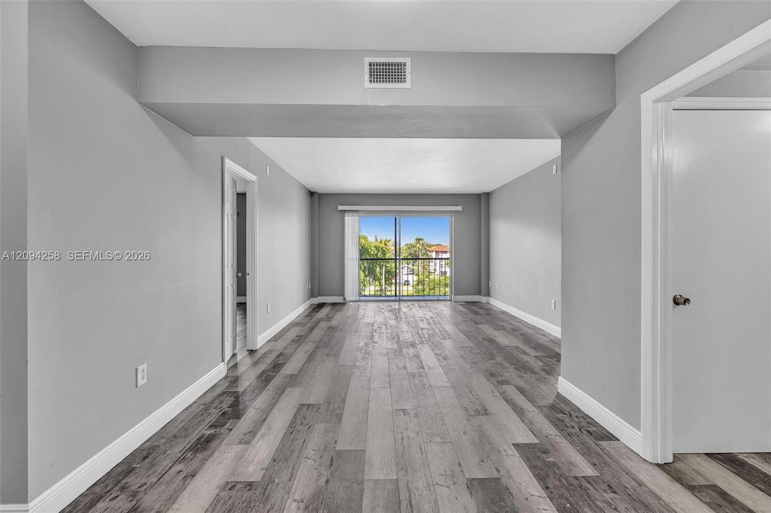 For Rent: $2,195 (2 beds, 2 baths, 972 Square Feet)