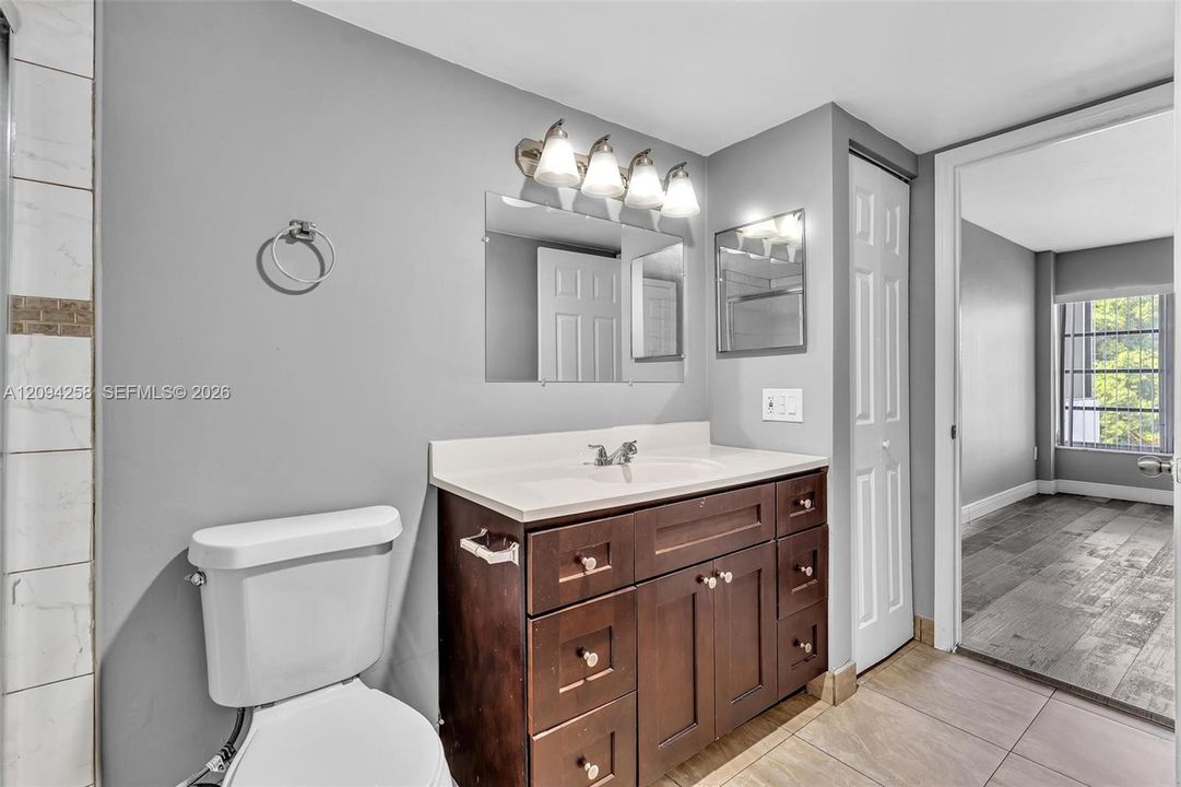 For Rent: $2,195 (2 beds, 2 baths, 972 Square Feet)