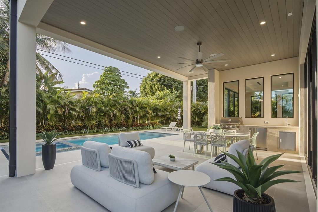 399 NE Spanish Ct Boca Raton FL 77