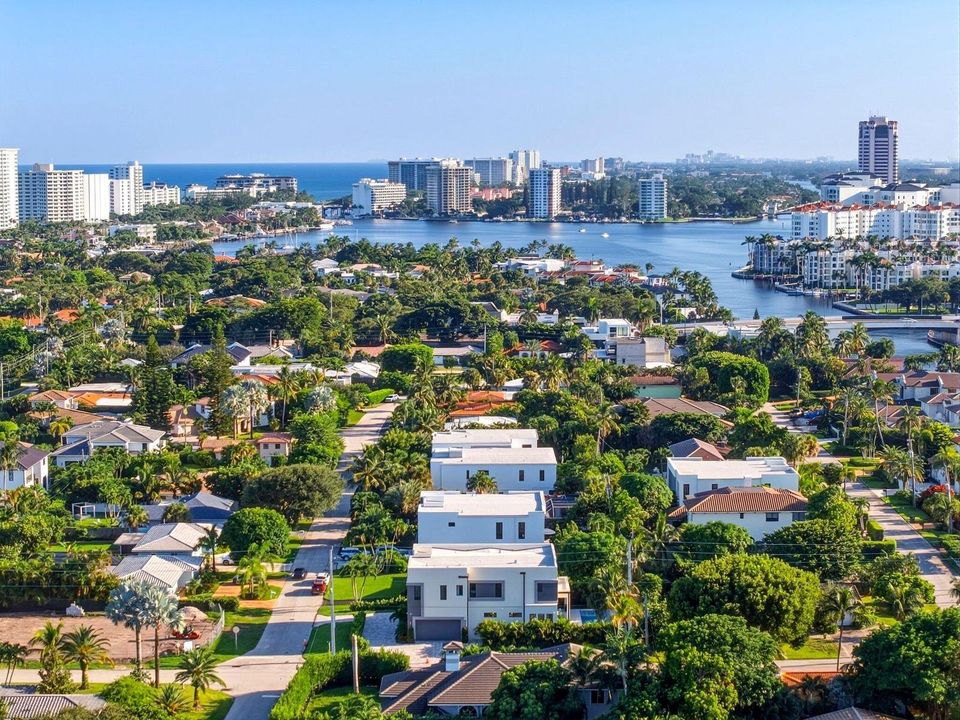 399 NE Spanish Ct Boca Raton FL 06