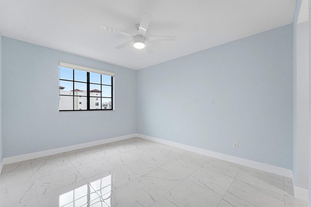 012-233SouthFederalHighway-605-BocaRaton