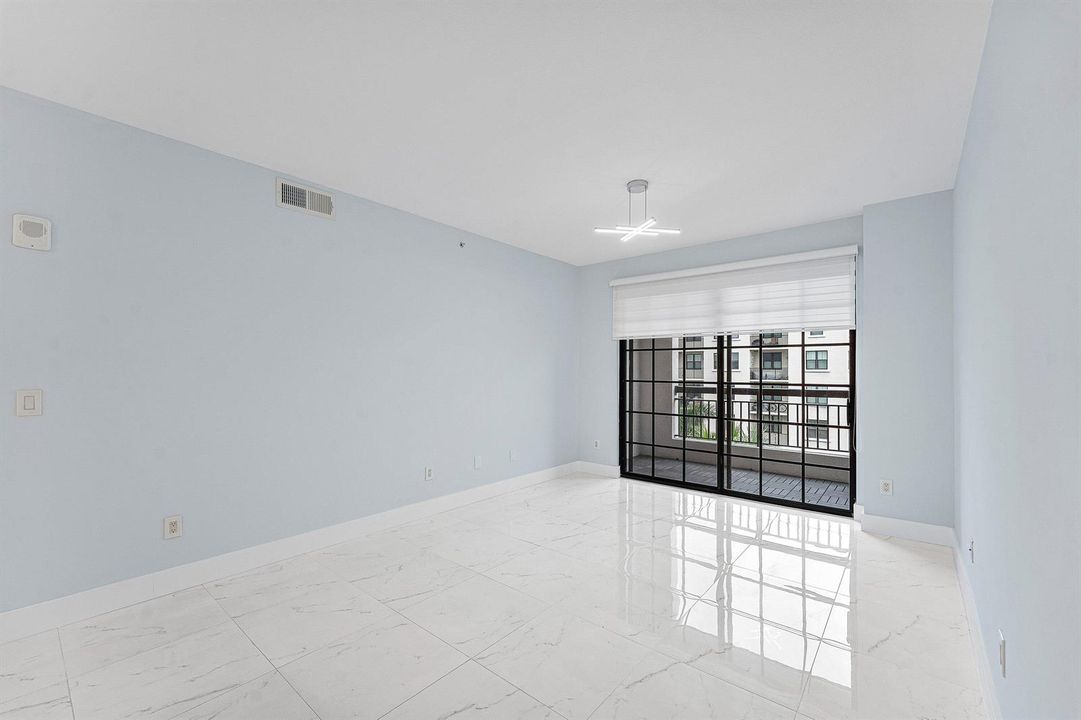 004-233SouthFederalHighway-605-BocaRaton