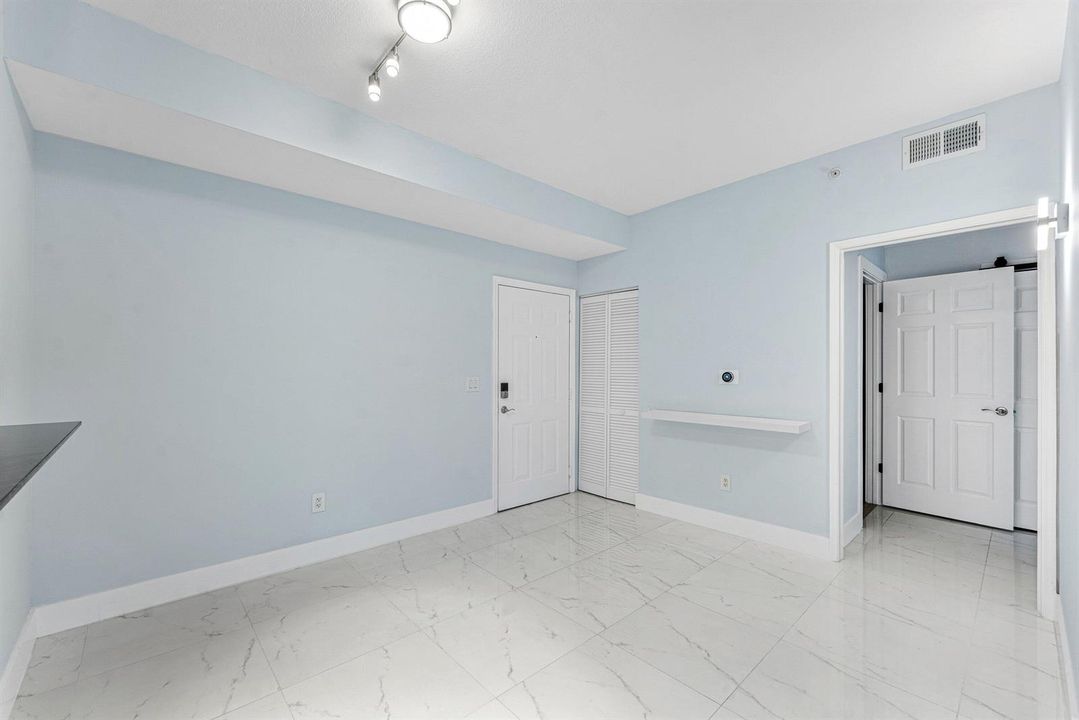 006-233SouthFederalHighway-605-BocaRaton