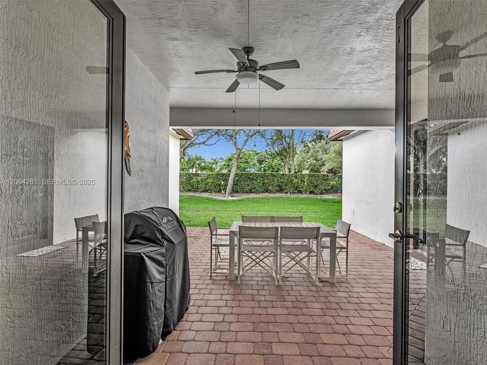 En Venta: $1,240,000 (4 camas, 3 baños, 2942 Pies cuadrados)