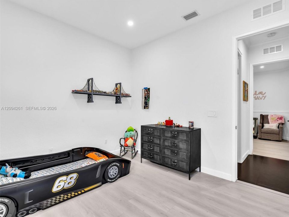 En Venta: $1,240,000 (4 camas, 3 baños, 2942 Pies cuadrados)