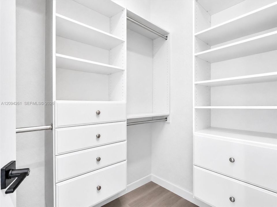 En Venta: $1,240,000 (4 camas, 3 baños, 2942 Pies cuadrados)
