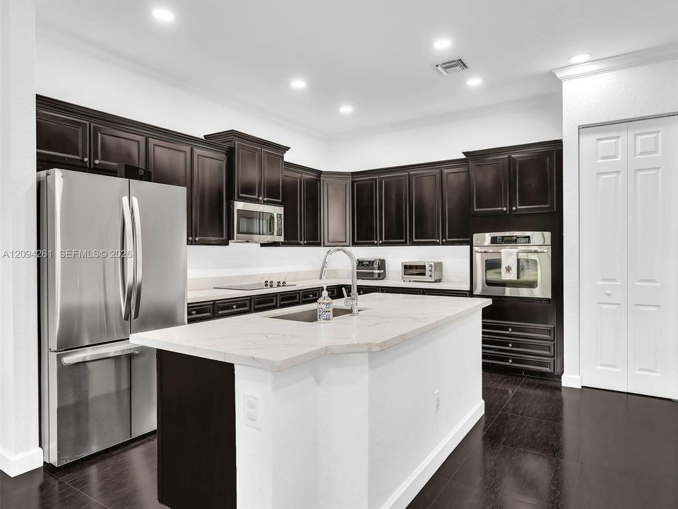En Venta: $1,240,000 (4 camas, 3 baños, 2942 Pies cuadrados)