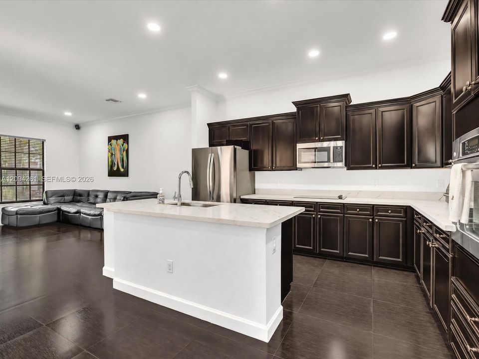 En Venta: $1,240,000 (4 camas, 3 baños, 2942 Pies cuadrados)