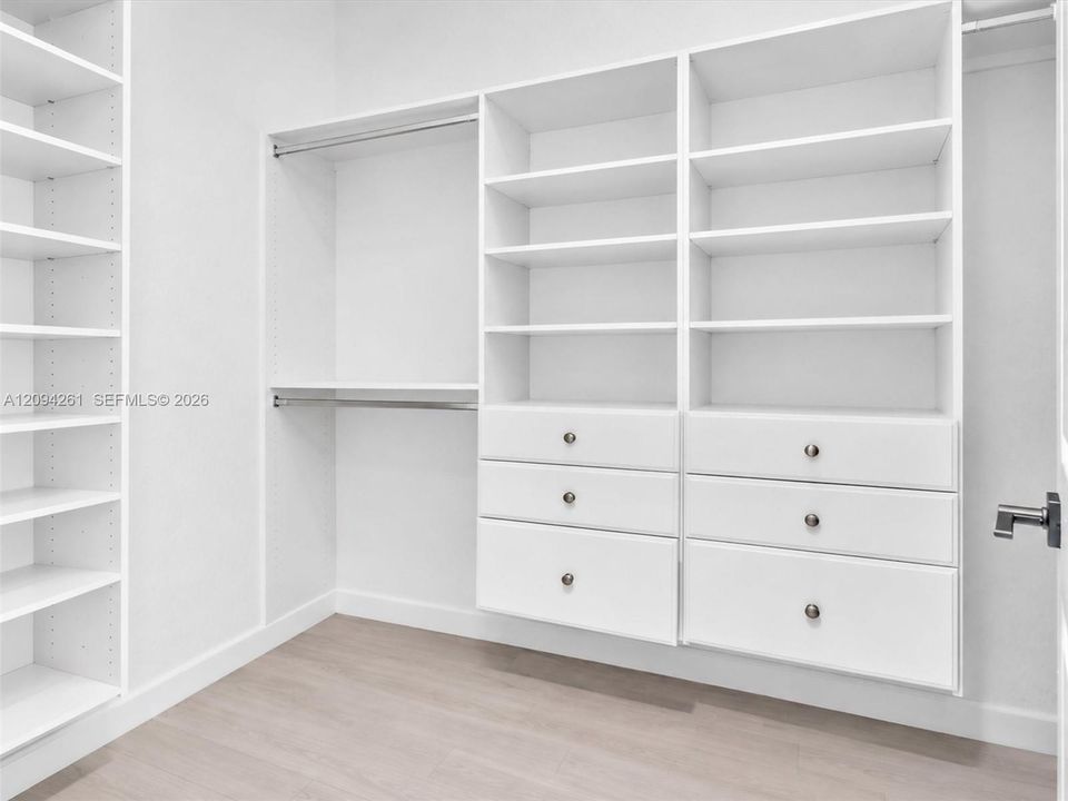 En Venta: $1,240,000 (4 camas, 3 baños, 2942 Pies cuadrados)