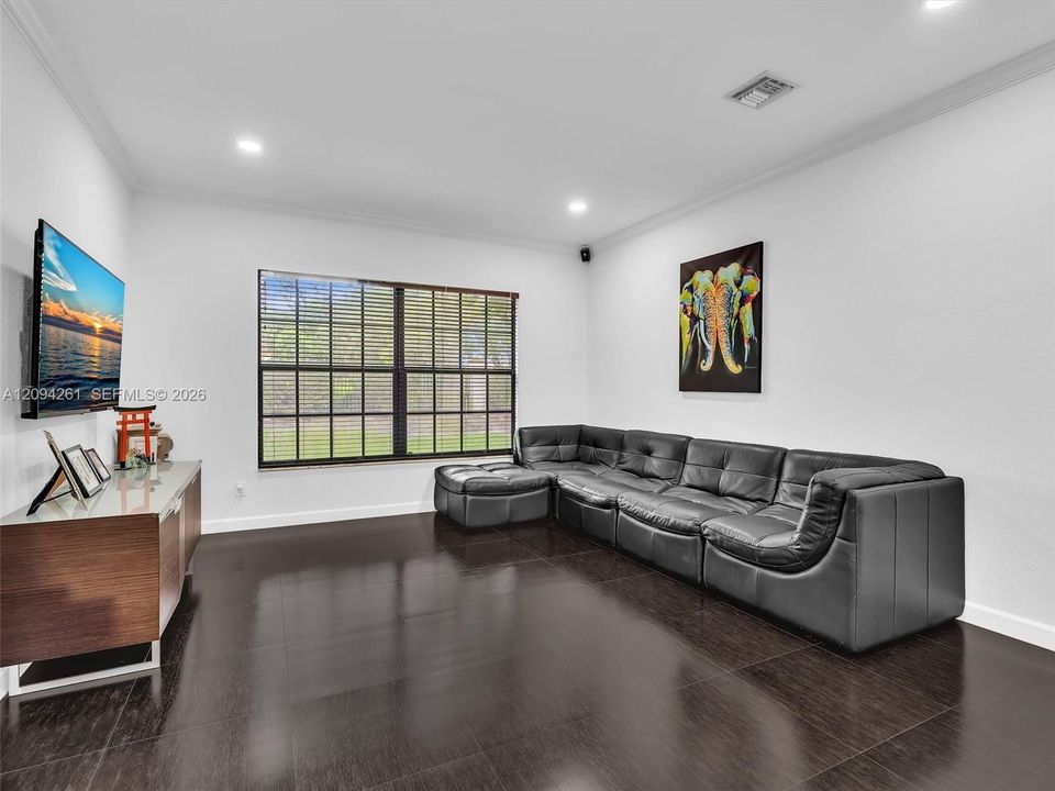 En Venta: $1,240,000 (4 camas, 3 baños, 2942 Pies cuadrados)