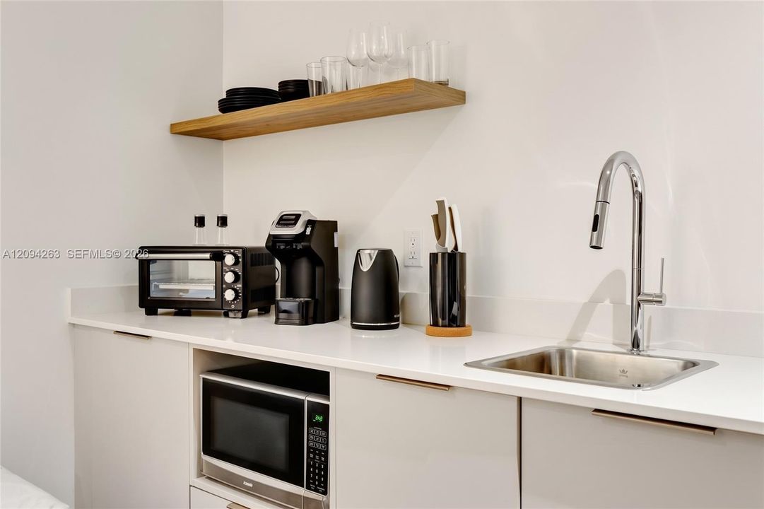 For Sale: $490,000 (0 beds, 1 baths, 476 Square Feet)