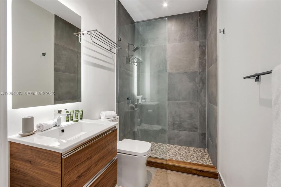 For Sale: $490,000 (0 beds, 1 baths, 476 Square Feet)