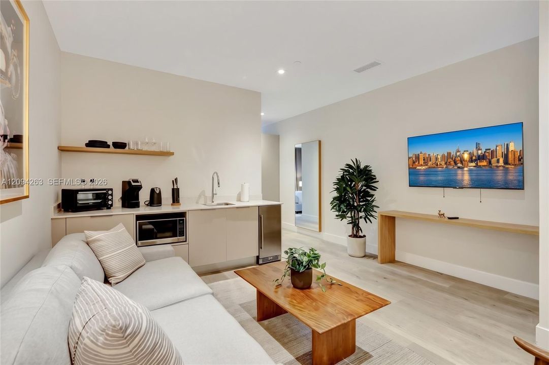 For Sale: $490,000 (0 beds, 1 baths, 476 Square Feet)