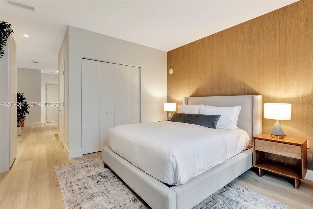 For Sale: $490,000 (0 beds, 1 baths, 476 Square Feet)