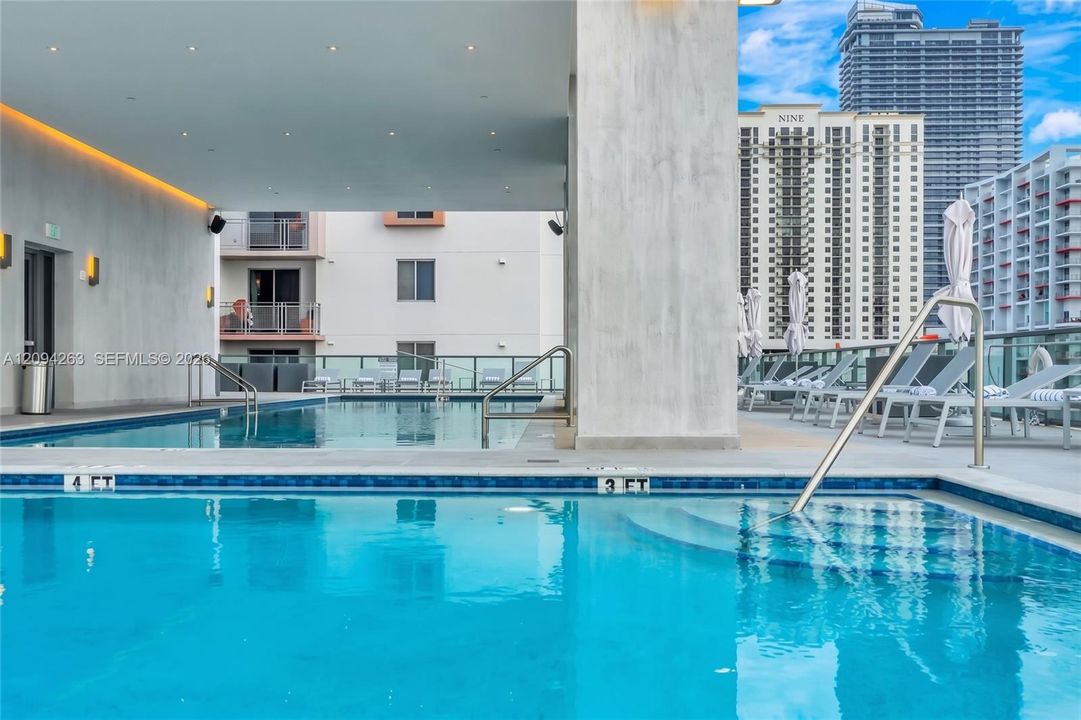 For Sale: $490,000 (0 beds, 1 baths, 476 Square Feet)